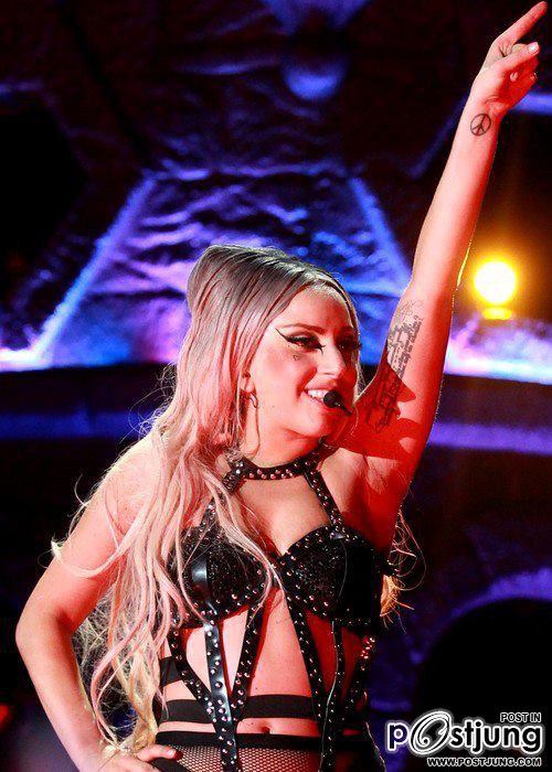 lady gaga thailand love you