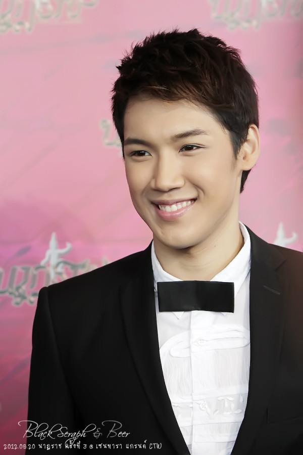 แกงส้ม  หล่อเนี๊ยบงานนาฏราช