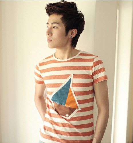 หนุ่มตี๋หล่อน่ารักกับเสื้อเท่เก๋