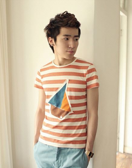หนุ่มตี๋หล่อน่ารักกับเสื้อเท่เก๋