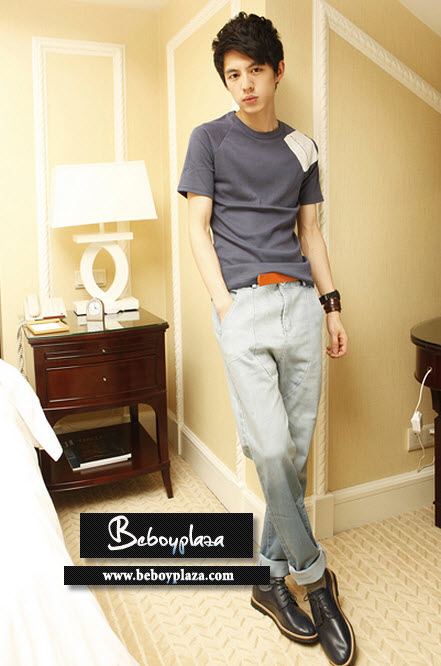 หนุ่มตี๋หล่อน่ารักกับเสื้อเท่เก๋