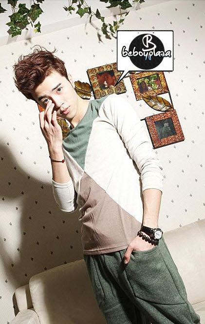 หนุ่มตี๋หล่อน่ารักกับเสื้อเท่เก๋