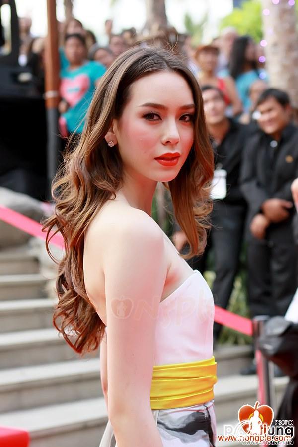 นุช นีรนาท