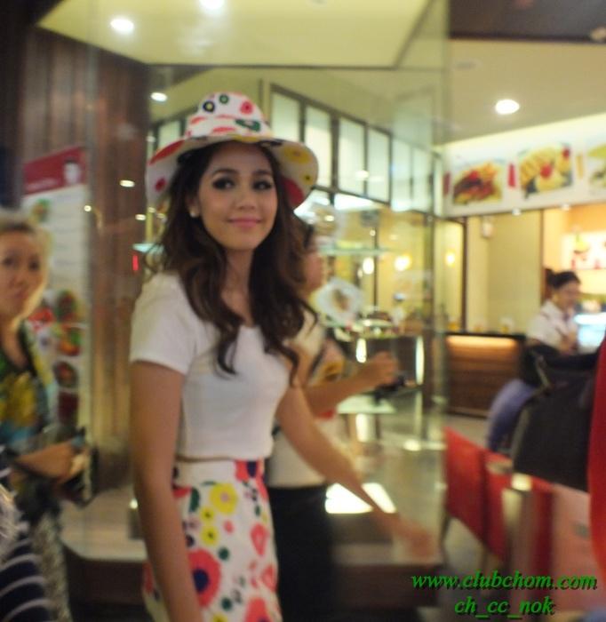 ชมพู่ อารยา @ BCC HALL  Central Ladprow