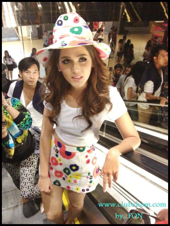 ชมพู่ อารยา @ BCC HALL  Central Ladprow