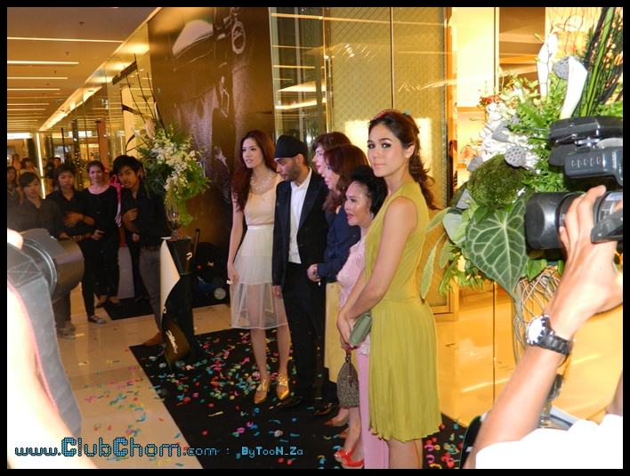 ชมพู่ อารยา ในงาน Grand Opening Longchamp@ Siam paragon