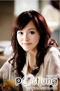 Mian Bao Shu Shang De Nu Ren (面包树上的女人)