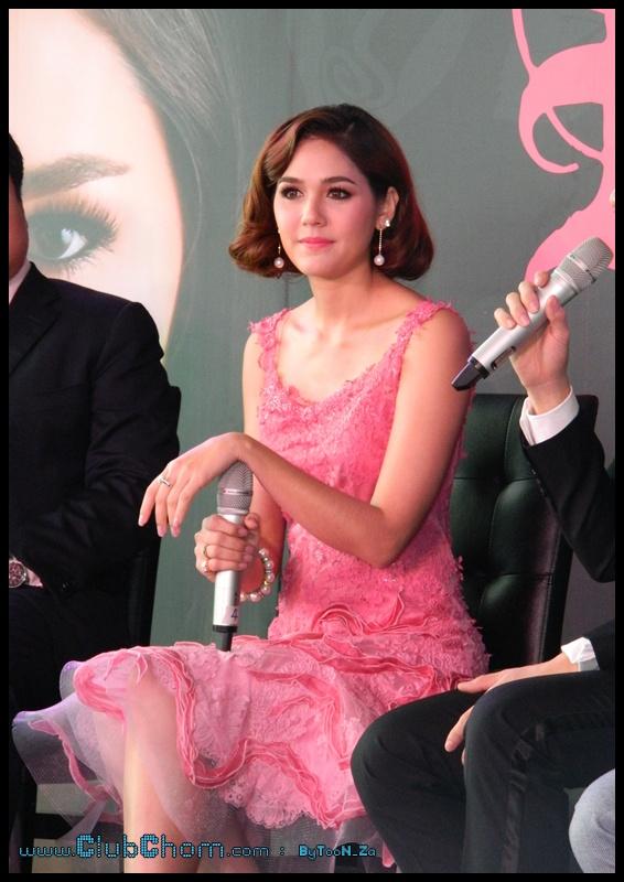 ชมพู่ อารยา ในงานแถลงข่าว เรยา เดอะ มิวสิคัล