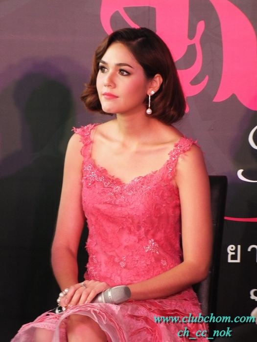 ชมพู่ อารยา ในงานแถลงข่าว เรยา เดอะ มิวสิคัล