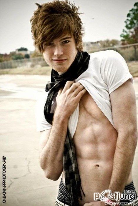 Tanner Patrick เเทนเนอร์ เเพคทริค