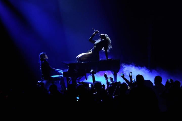 beyonce live Revel