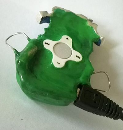 เครื่องเล่น MP3 รุ่นแปลก อยากฟังต้องเอาใส่ปาก