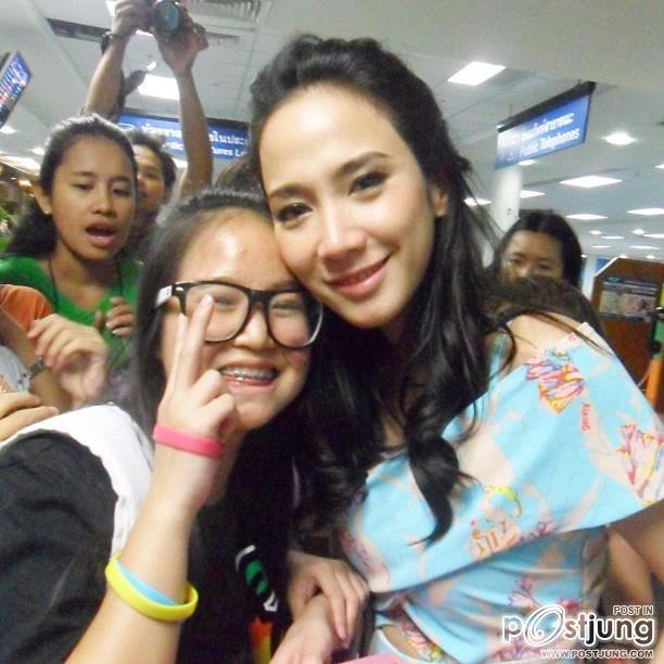 "อั้ม พัชราภา"@ Motor Car Show 2012 !!