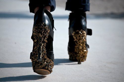 คนรัก ALEXANDER MCQUEEN 01