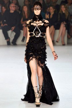 คนรัก ALEXANDER MCQUEEN 01