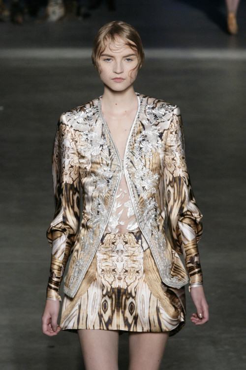 คนรัก ALEXANDER MCQUEEN 01