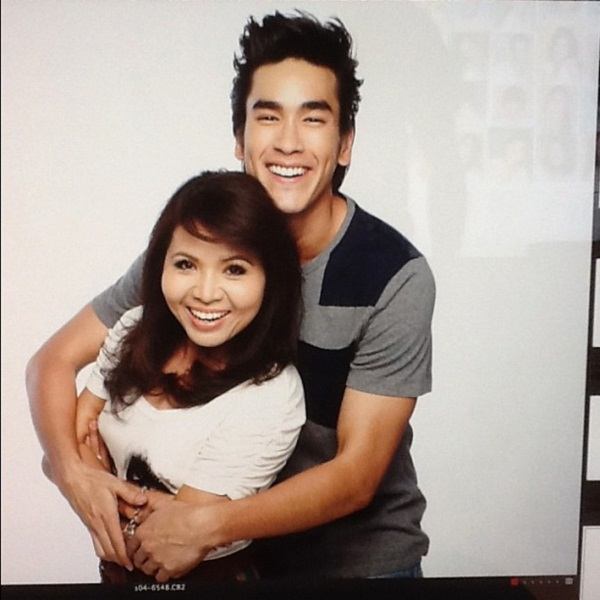 ณเดชน์ กับ คุณแม่แก้ว ผัวและแม่ผัว ดิชั้นเองค่ะ อิอิ