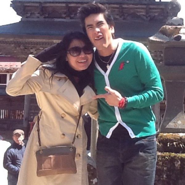 ณเดชน์ กับ คุณแม่แก้ว ผัวและแม่ผัว ดิชั้นเองค่ะ อิอิ