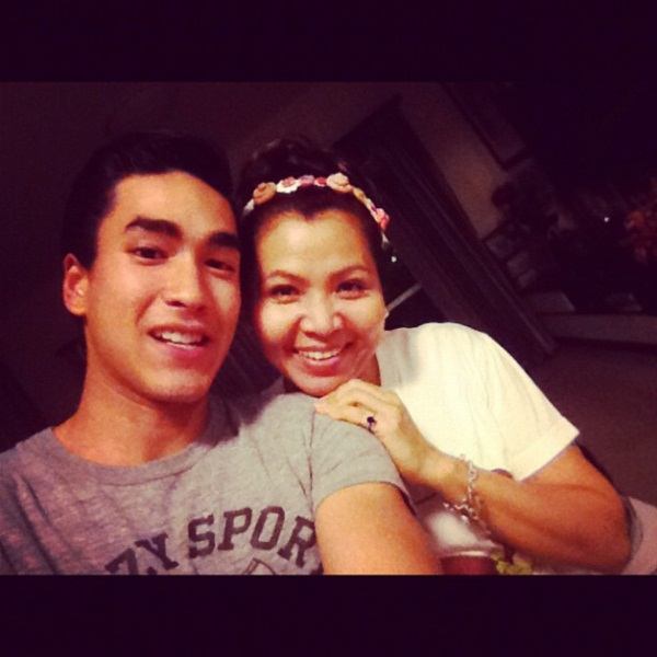 ณเดชน์ กับ คุณแม่แก้ว ผัวและแม่ผัว ดิชั้นเองค่ะ อิอิ