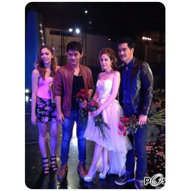 Pic สวย ๆ เริ่ด ๆ กับ ขวัญ อุษามณี @ 7 สีคอนเสิร์ต 09/06/2555