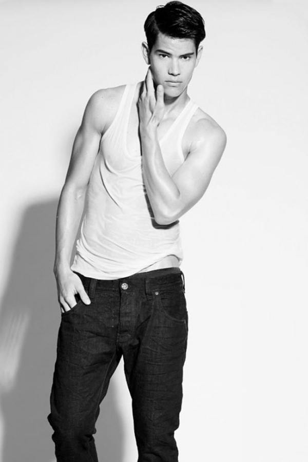 คนรักหนุ่มเซ็กซี่ 142 - Simon Tham