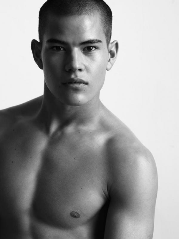 คนรักหนุ่มเซ็กซี่ 142 - Simon Tham