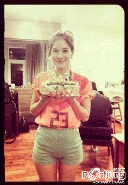 "ก้อย" เครียดถือ-ภาพหลุดนุ่งกางเกงสั้นรัดรูปวันเกิด"ตูน" ว่อน