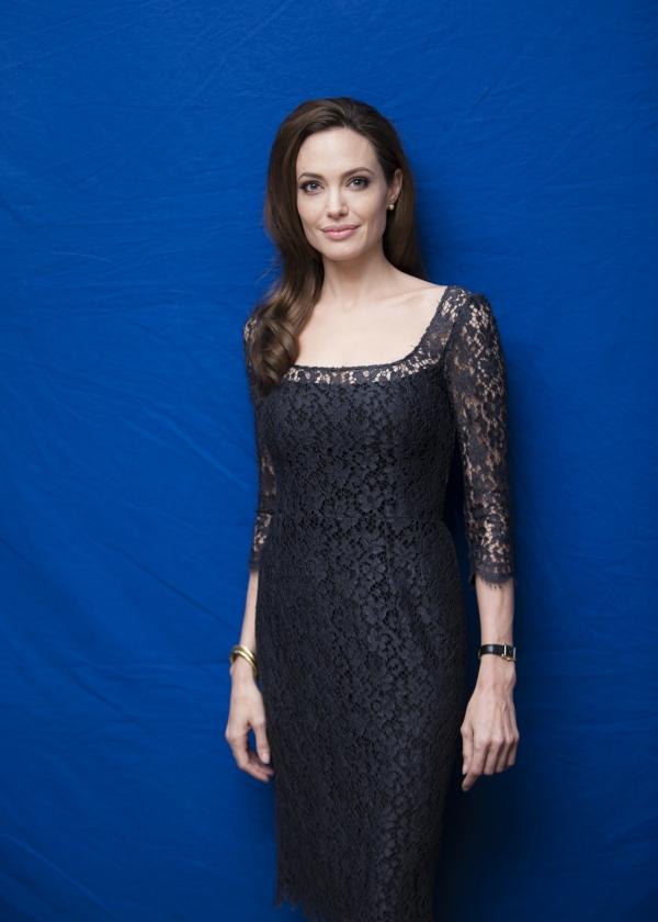 คนรักดาราสาวกับชุดสวย 001 - Angelina Jolie
