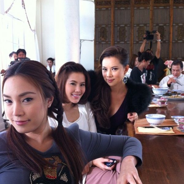 เบื้องหลังกองละคร กี่เพ้า