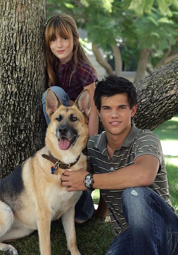 เผยโฉม เรเนสเม่ คัลเลน แวมไพร์ตัวน้อยจาก Twilight