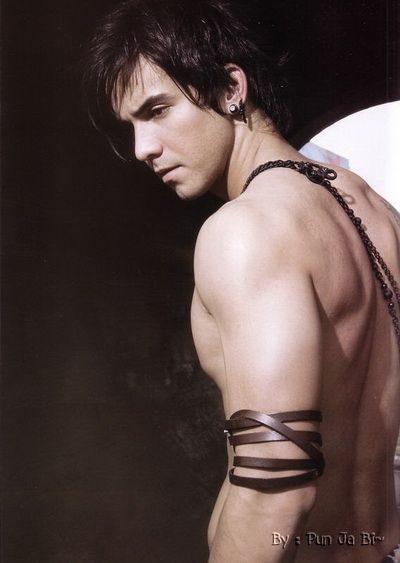 แอนดรูว์  น่าเขมือบ น๊อ