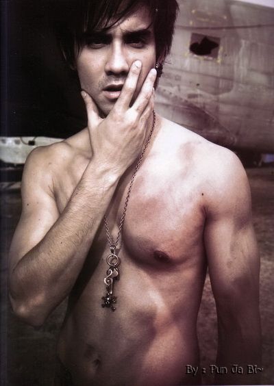 แอนดรูว์  น่าเขมือบ น๊อ