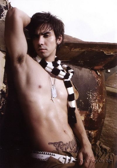 แอนดรูว์  น่าเขมือบ น๊อ