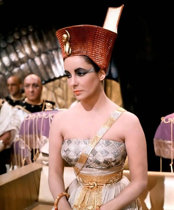 คนรักหนังดังกับชุดสวย 004 - Cleopatra