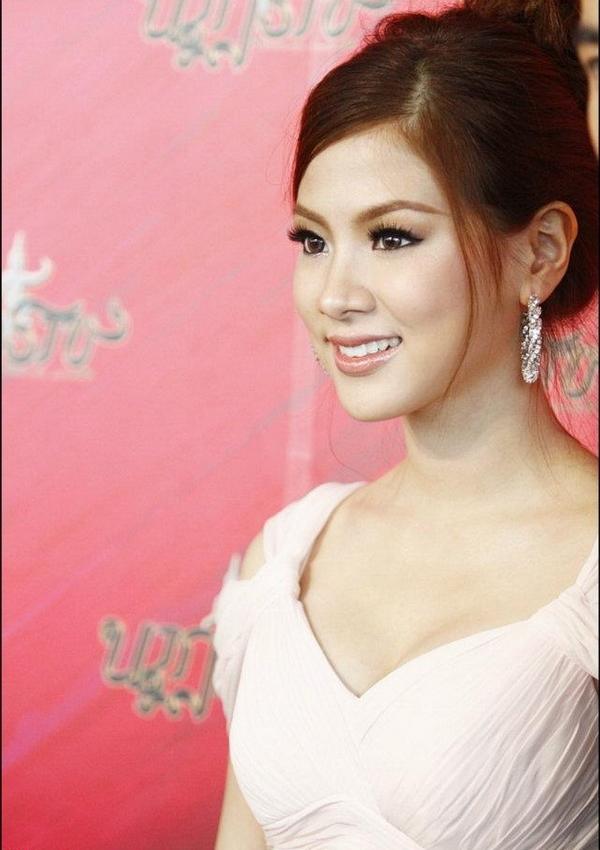 ใบเฟิร์น พิมพ์ชนก น่ารัก