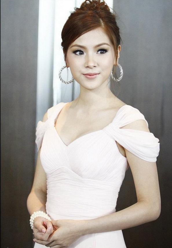 ใบเฟิร์น พิมพ์ชนก น่ารัก