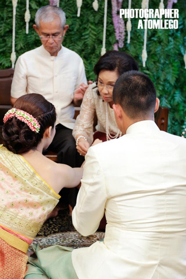 บรรยากาศงานหมั้น"พี่ตั๊ก นภัสกร"-"พี่ป๊อก ปิยธิดา" เรียบง่ายแต่อบอุ่น