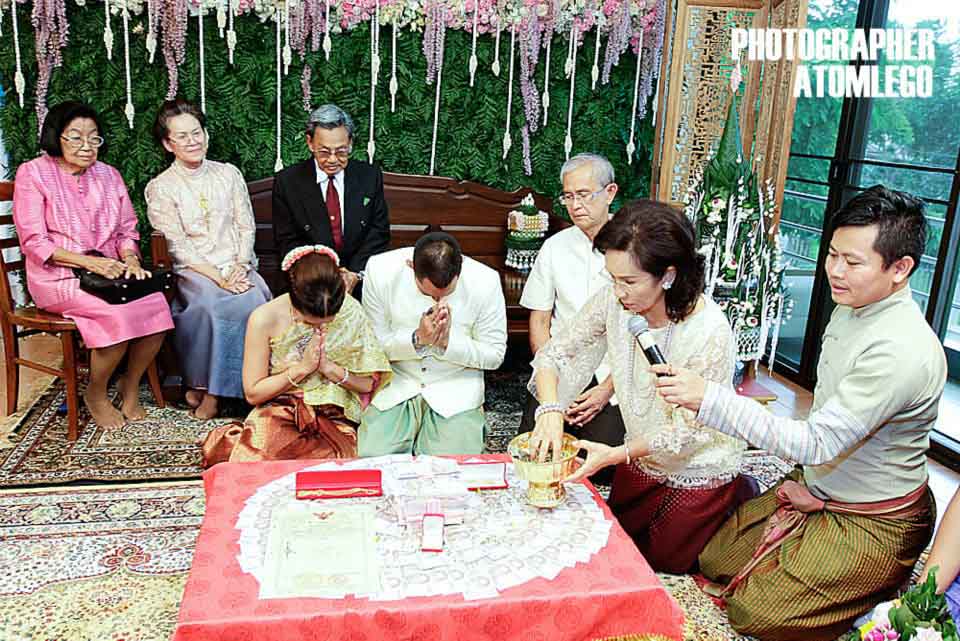 บรรยากาศงานหมั้น"พี่ตั๊ก นภัสกร"-"พี่ป๊อก ปิยธิดา" เรียบง่ายแต่อบอุ่น