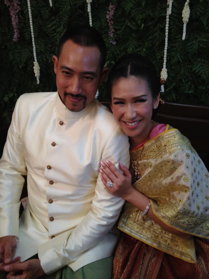 บรรยากาศงานหมั้น"พี่ตั๊ก นภัสกร"-"พี่ป๊อก ปิยธิดา" เรียบง่ายแต่อบอุ่น
