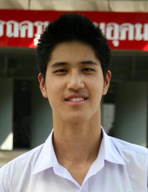 ใช่ พระเอก MV Featuring ที่คู่กับ แนนนี่ เกิร์ลรี่ เบอรี่ รึป่าวคะ