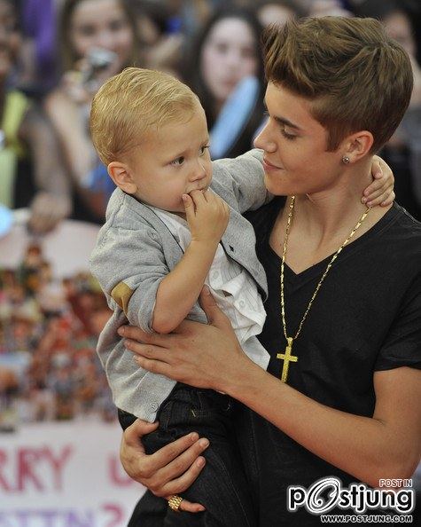 Justin Bieber and Jaxon Bieber