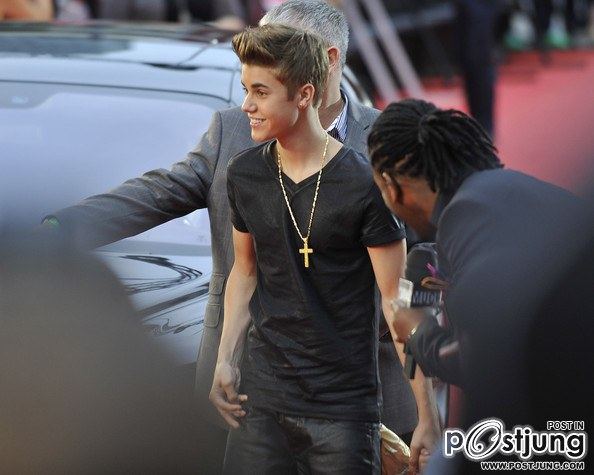 Justin Bieber and Jaxon Bieber arrive at the 2012 MuchMusic Video Awards at MuchMusic HQ on June 17,