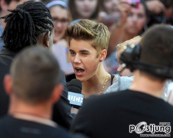 Justin Bieber and Jaxon Bieber arrive at the 2012 MuchMusic Video Awards at MuchMusic HQ on June 17,