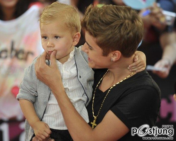 Justin Bieber and Jaxon Bieber