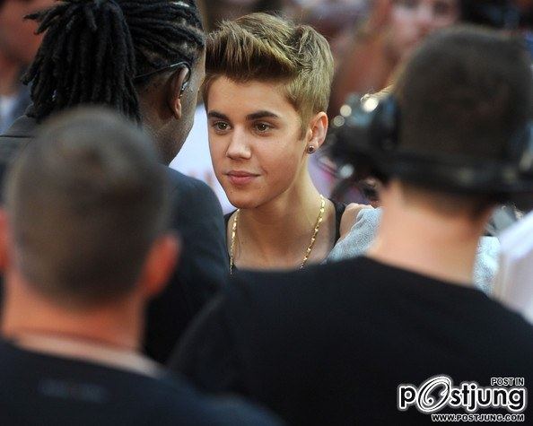 Justin Bieber and Jaxon Bieber arrive at the 2012 MuchMusic Video Awards at MuchMusic HQ on June 17,