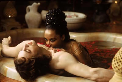 คนรักหนังดังกับชุดสวย 010 - Queen of the Damned