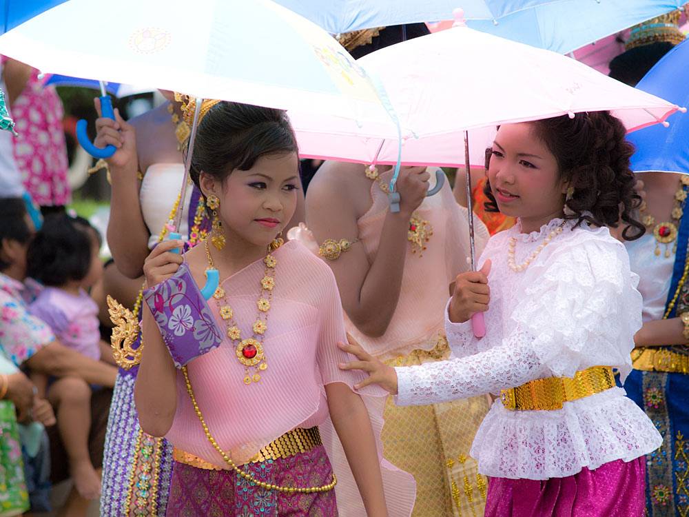 งดงามวิจิตรศิลป์บนต้นเทียนพรรษา