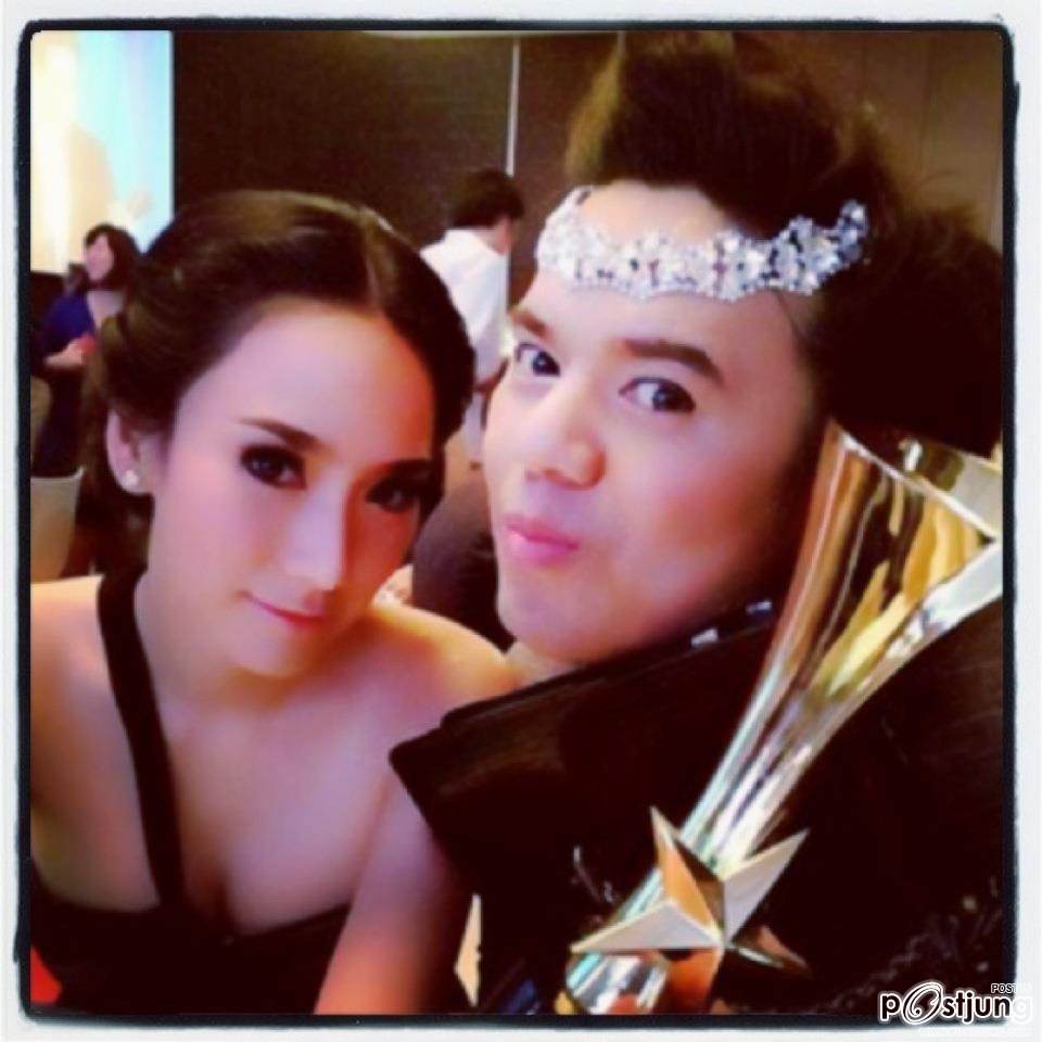 สวยชนะเลิศ คว้า2รางวัล ขวัญใจมหาชน&นักเเสดงนำหญิงสาขาภาพยนต์ @SIAMDARA STARS AWARDS 2012!