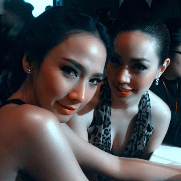 "อั้ม พัชราภา"สวยเริ่ดเจิดจรัส@SIAMDARA STARS AWARDS 2012!
