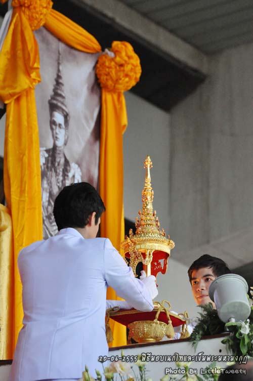 แกงส้ม ผู้แทนอัญเชิญพระมหามงกุฎและฉัตรปริวาร @ KMITL